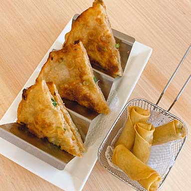 Scallion Pancake & Vegetable Spring Rolls 蔥油餅 & 素春卷