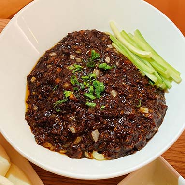 Cha Chiang Mein 炸酱麵