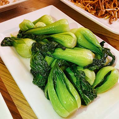 Baby Shanghai Bok Choy Sautéed w. Rice Wine 老酒上海苗