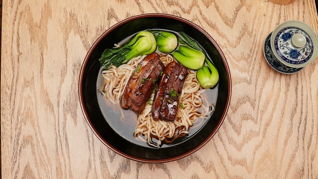 steam nyc braised pork belly noodles soup