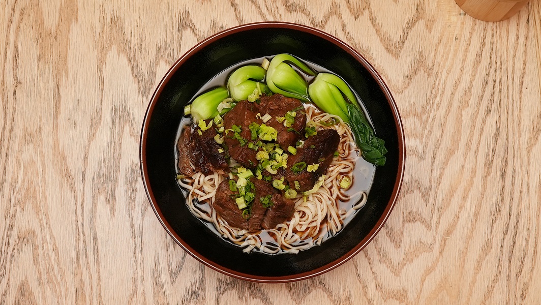 steam nyc taiwanese style beef noodle soup