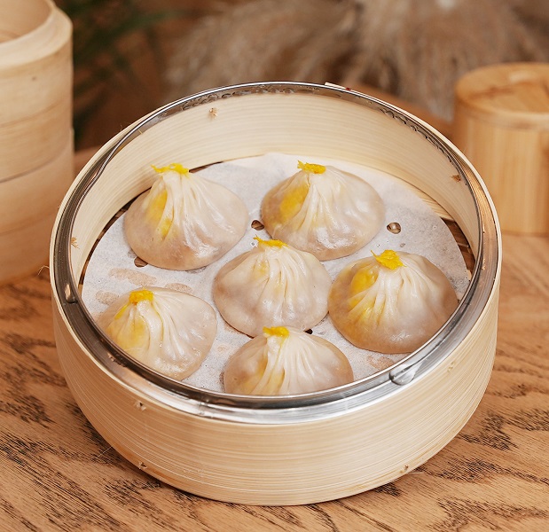 steam nyc crab meat and pork soup dumplings